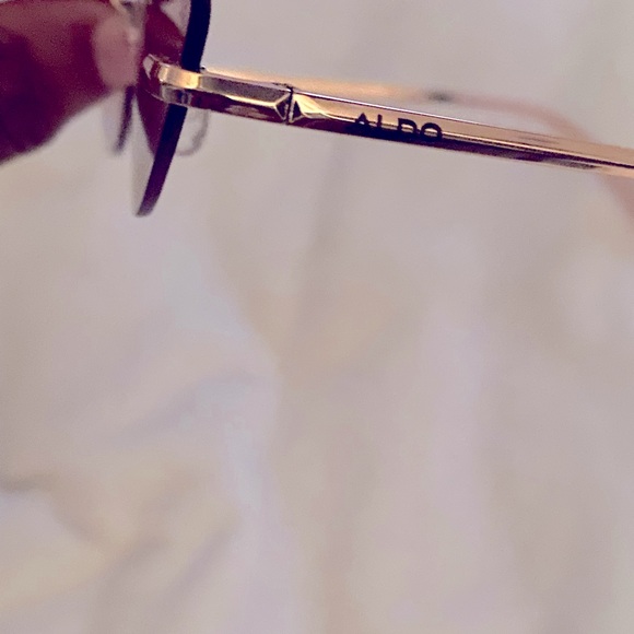 Aldo Rose Gold Cat Eyed Sunglasses. Preowned, may have imperfections. - Picture 4 of 4